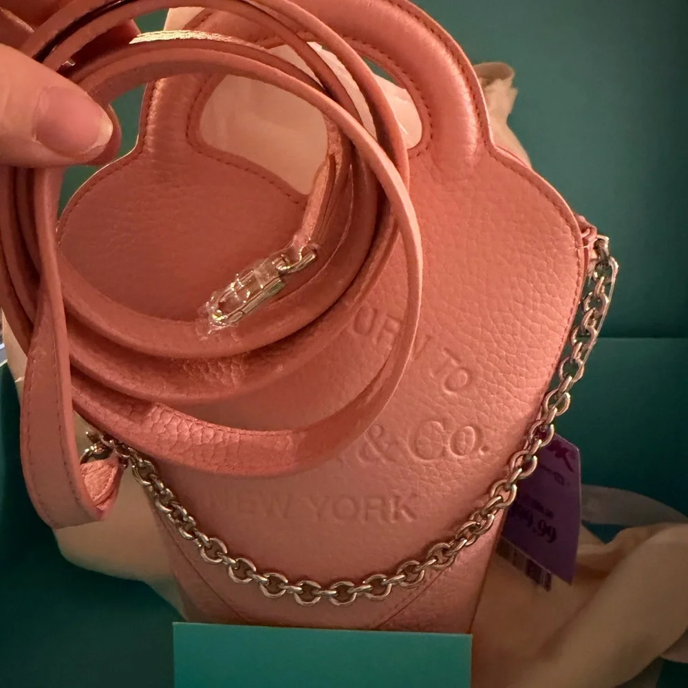 NWT Tiffany & Co.Pink Pebble Leather Heart-Shaped Crossbody bucket bag - Picture 7 of 8